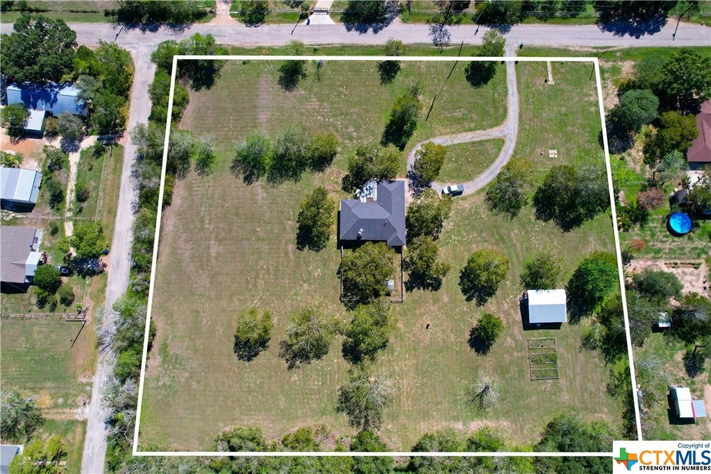 1102 Lavaca St, Yoakum, TX 77995 Trulia