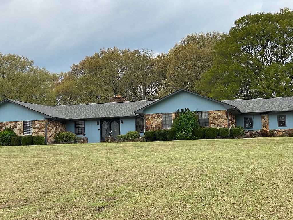 5508 Goodman Rd, Horn Lake, MS 38637