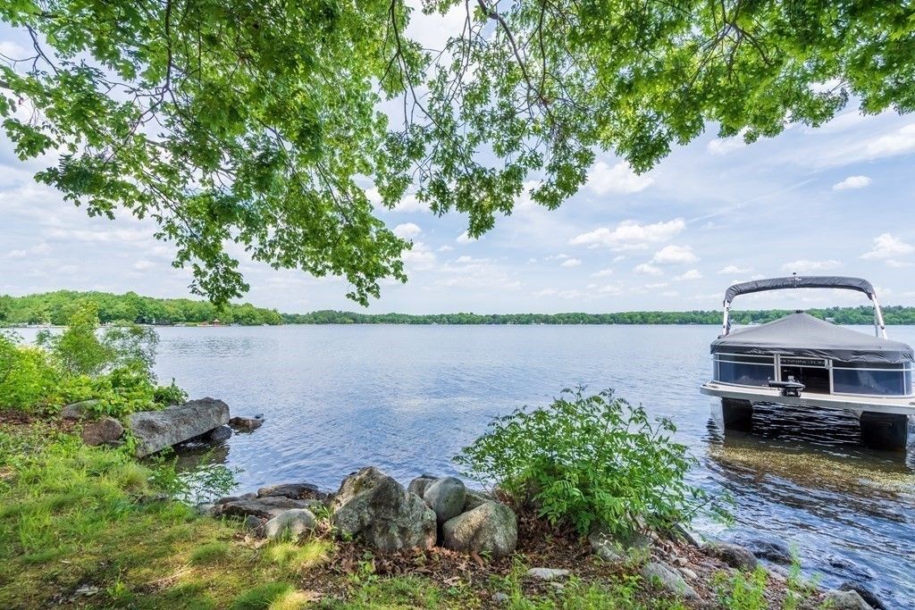 21 Beach Rd, Sharon, MA 02067