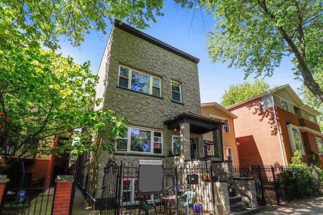 2221 W Cortland St #1, Chicago, IL 60647