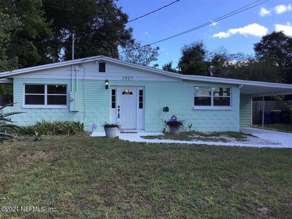 2907 Stonehurst Rd E, Jacksonville, FL 32277