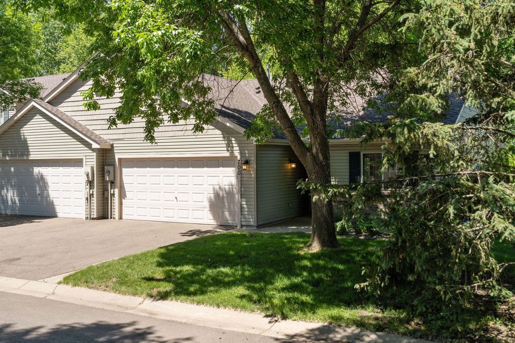 700 Monn Ave, Vadnais Heights, MN 55127 Trulia