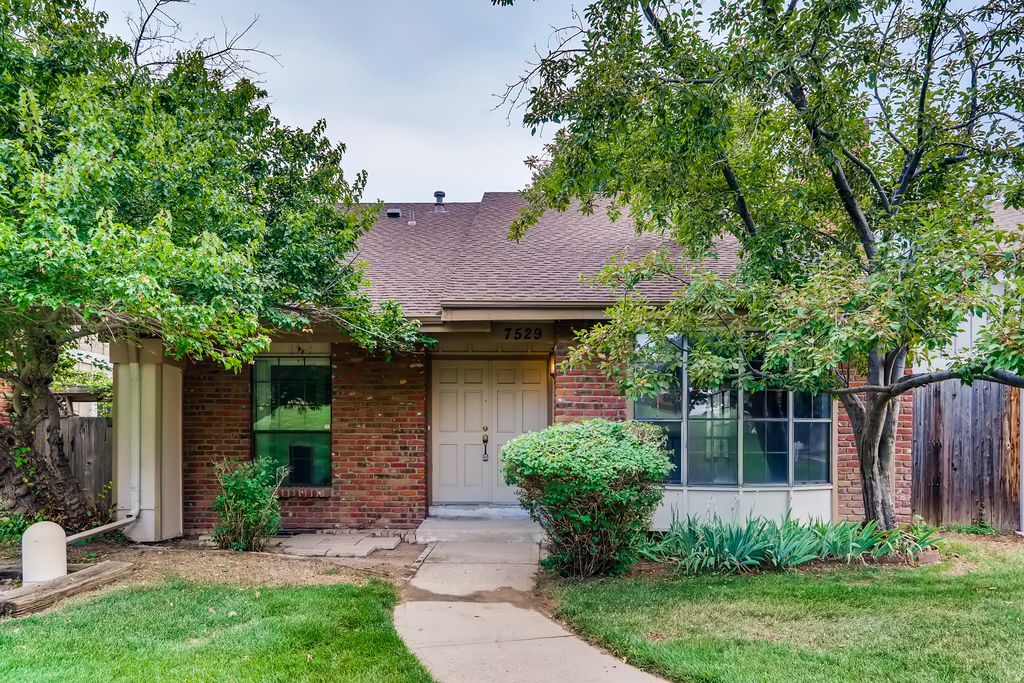 7529 S Rosemary Cir, Centennial, CO 80112