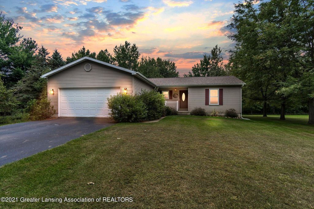26112 Anderson Rd, Albion, MI 49224