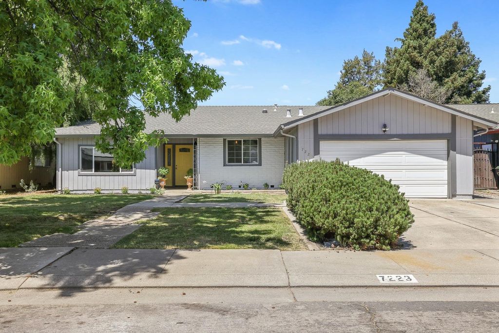 7223 Trousdale Pl, Stockton, CA 95207