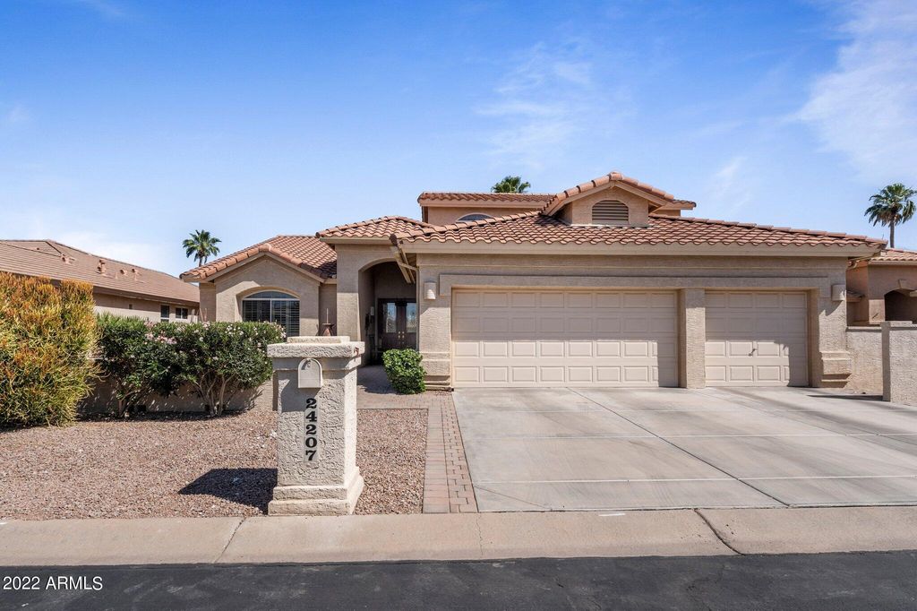 24207 S Lakestar Dr, Sun Lakes, AZ 85248