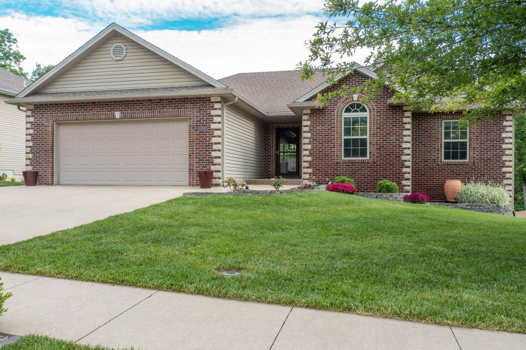 4507 Wren Wood Dr, Columbia, MO 65202