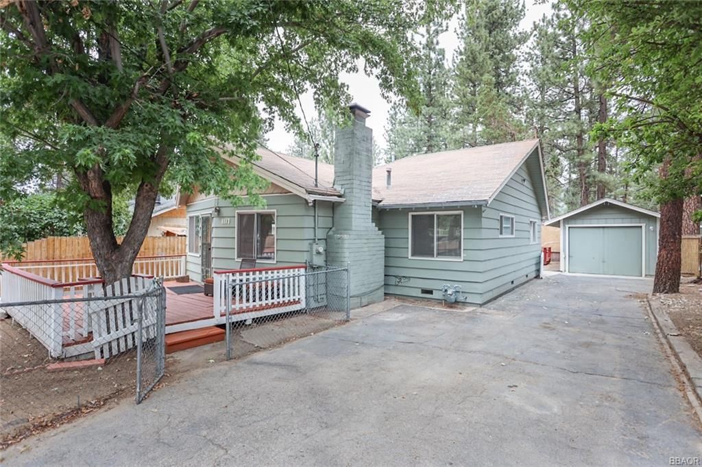 1117 W Rainbow Blvd, Big Bear City, CA 92314