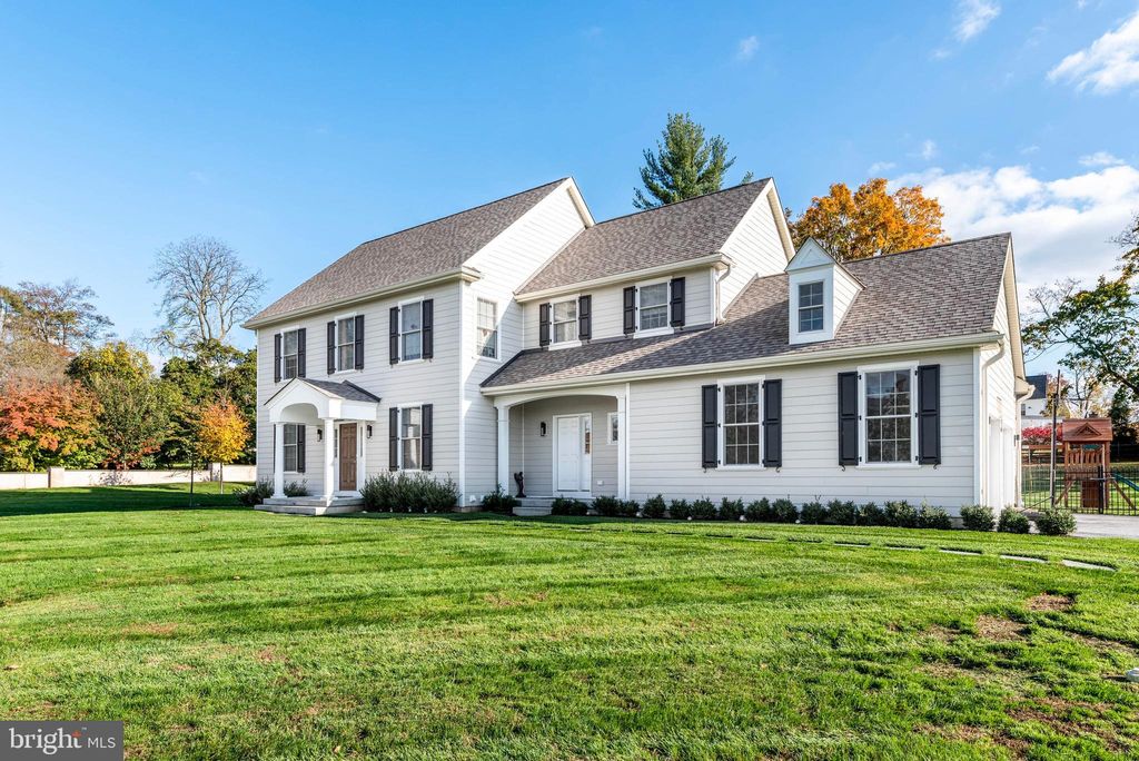 210 Berkley Rd, Devon, PA 19333
