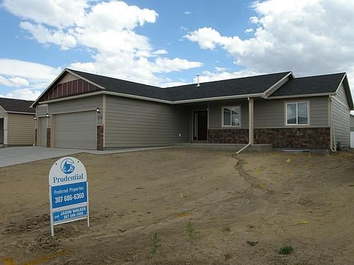 1202 Brown Duck Dr, Gillette, WY 82718