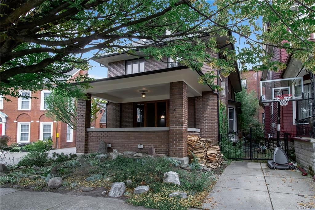 17 Dorchester Rd, Buffalo, NY 14222