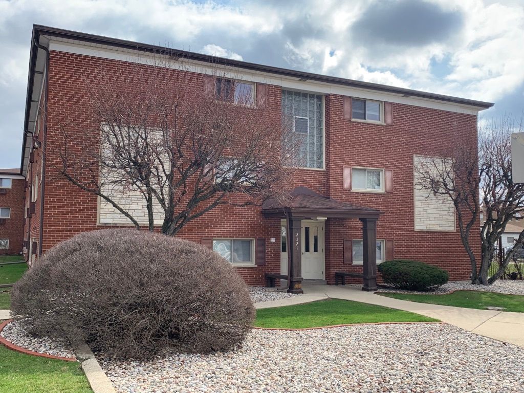 2521 Thatcher Ave #1G, River Grove, IL 60171