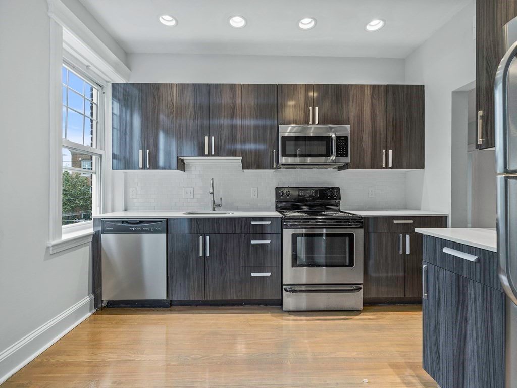 3 Greenway Ct #5, Brookline, MA 02446