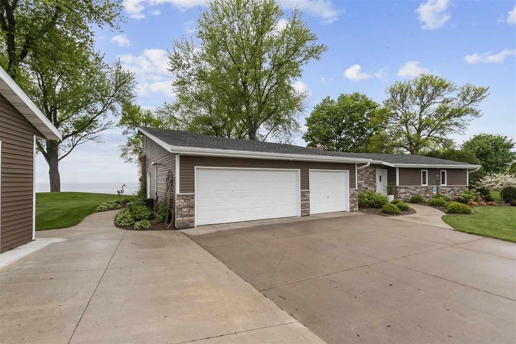W5765 Firelane 12, Menasha, WI 54952 Trulia