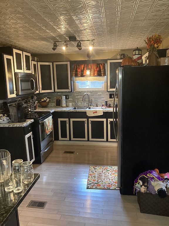 56 Bryn Mawr Ave, Pottsville, PA 17901