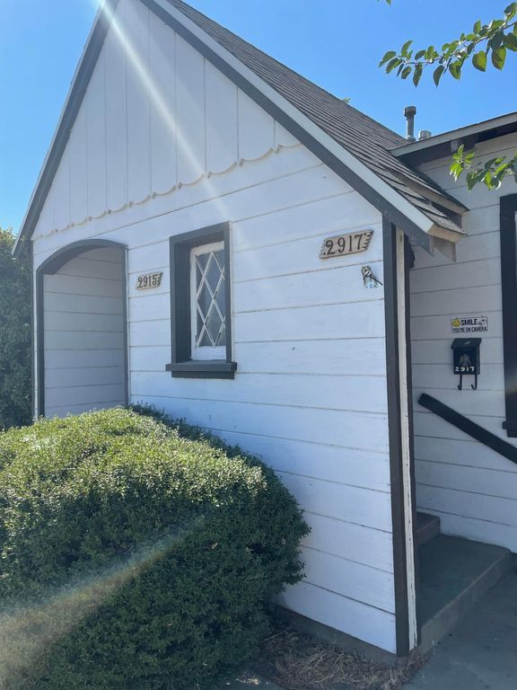 2917 California Ave, Bakersfield, CA 93304