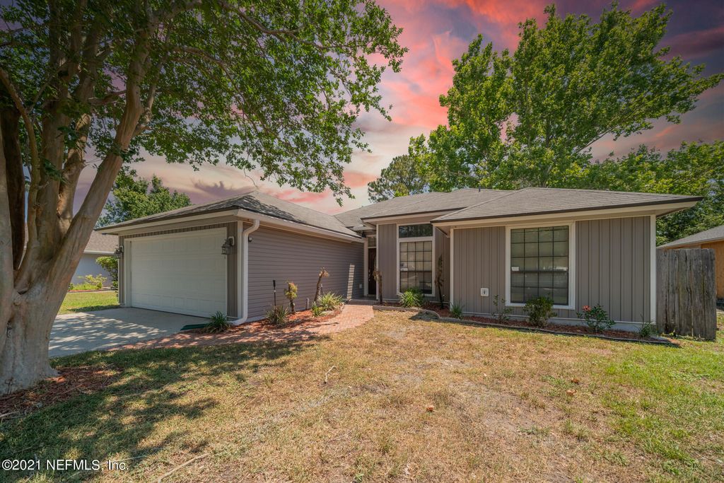 517 Burning Embers Ln, Jacksonville, FL 32225