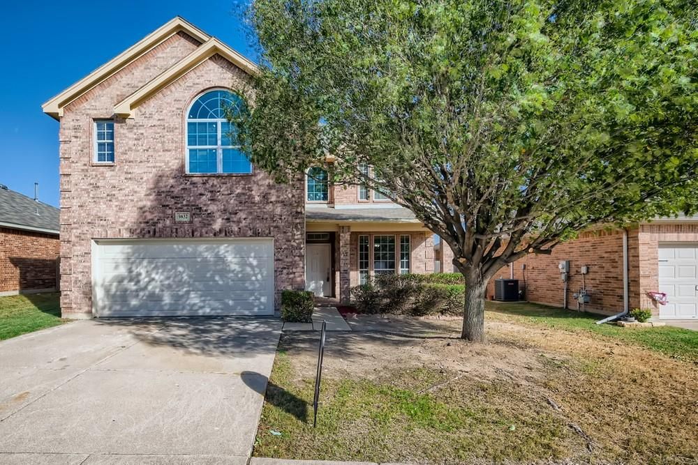 9832 Gallatin Ln, Fort Worth, TX 76177