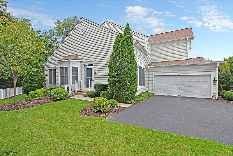 61 Thistle Dr, Paramus, NJ 07652 3 Bed, 3.5 Bath Condo For Rent MLS