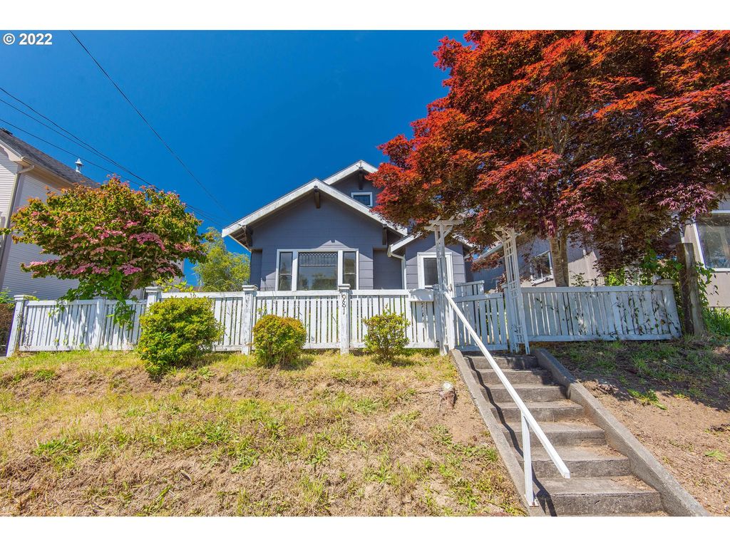 981 S  4th St, Coos Bay, OR 97420