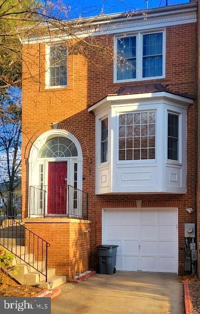 33 Carriage Walk Ct, Gaithersburg, MD 20879