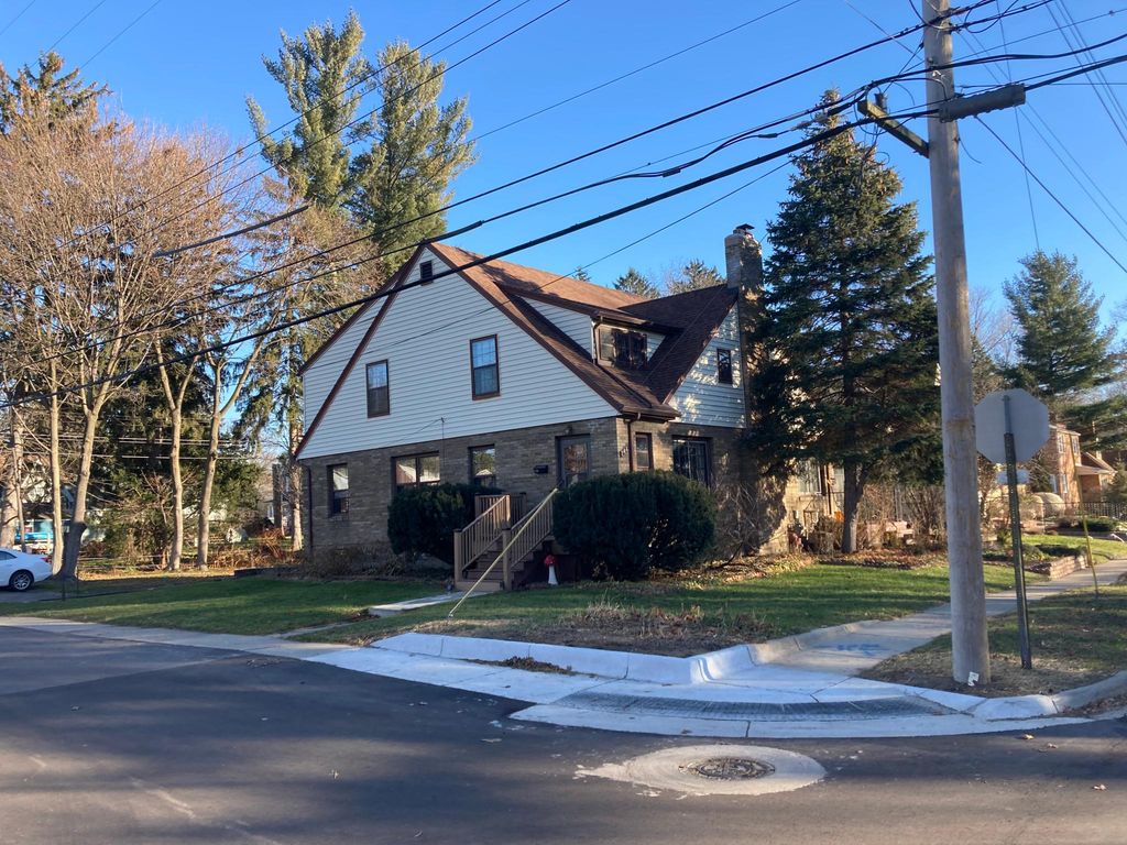 246 Northlawn Ave, East Lansing, MI 48823
