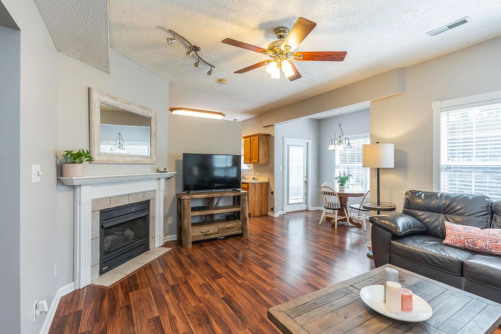 632 Danby Woods Dr, Lexington, KY 40509
