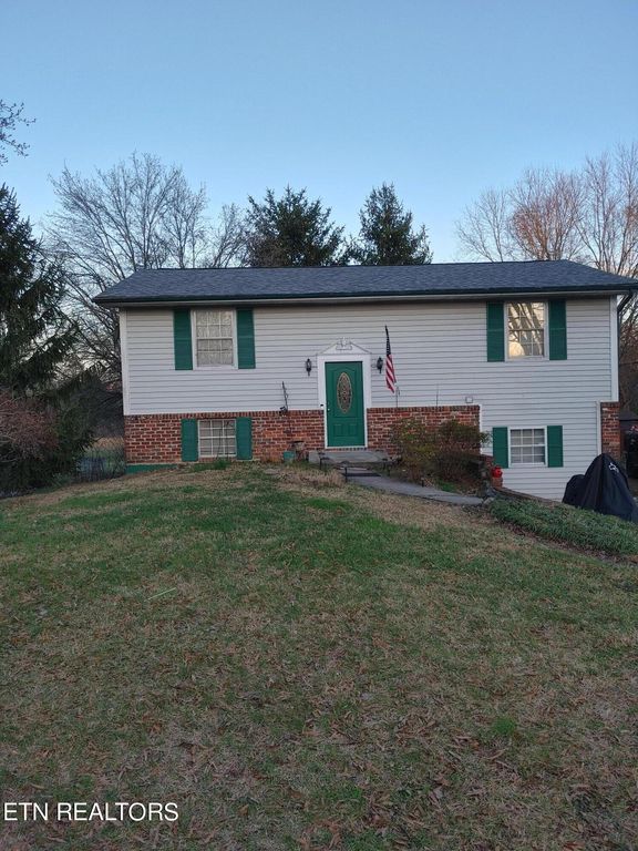 1832 Brookmill Rd, Knoxville, TN 37932