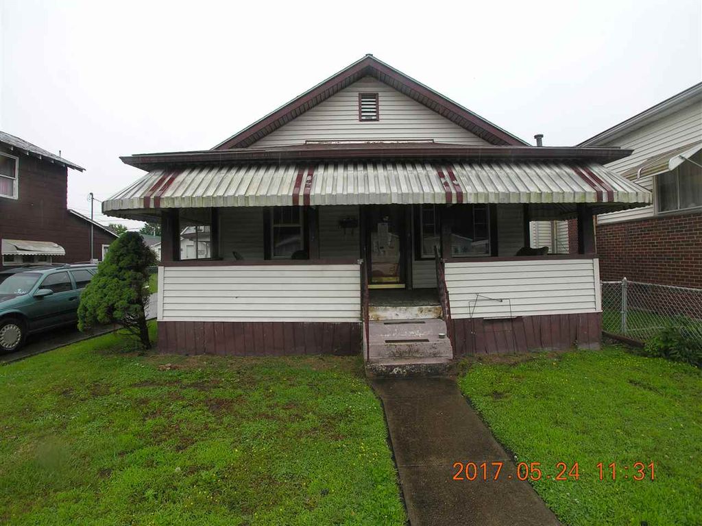 1911 Pine St, Kenova, WV 25530