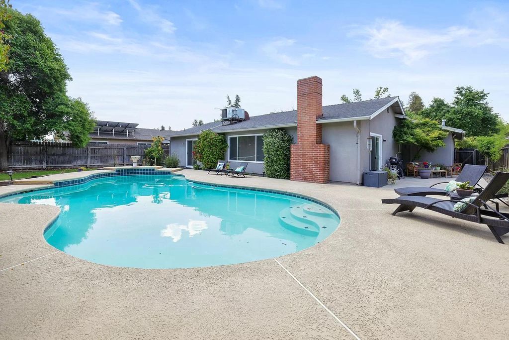 2934 S  Jacob St, Visalia, CA 93277