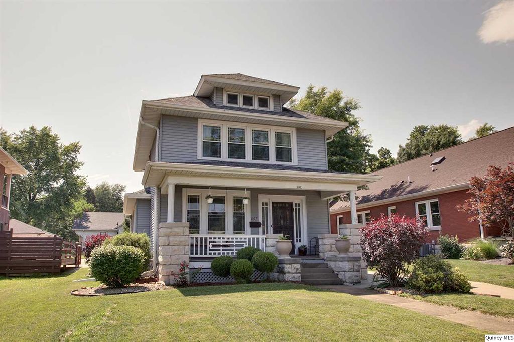 607 N 24th St, Quincy, IL 62301