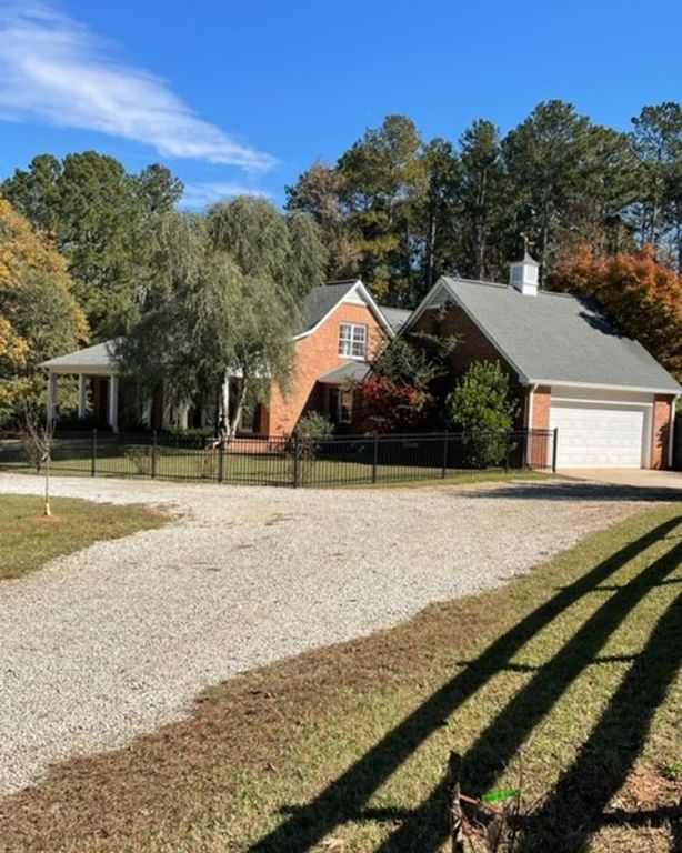 839 Sandy Creek Rd, Fayetteville, GA 30214