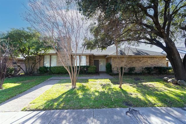 6010 Black Berry Ln, Dallas, TX 75248