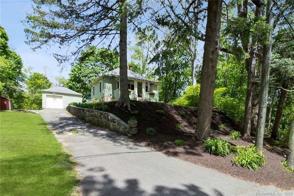 34 Own Home Ave, Wilton, CT 06897