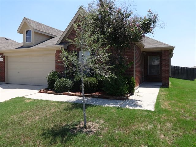 14136 Rodeo Daze Dr, Haslet, TX 76052