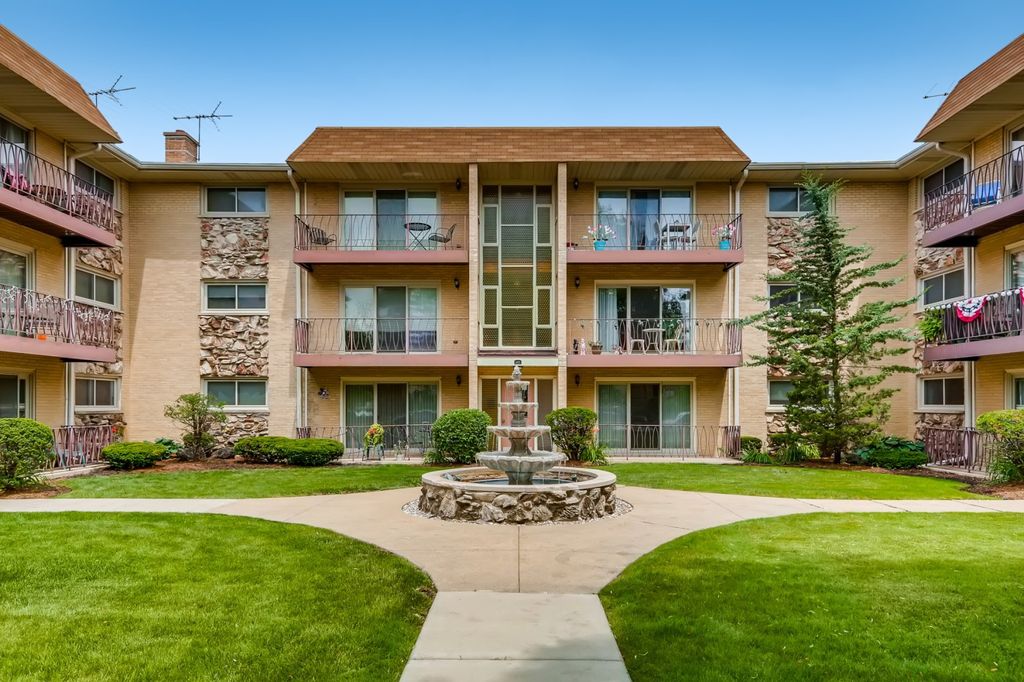 6875 N Northwest Hwy #2D, Chicago, IL 60631