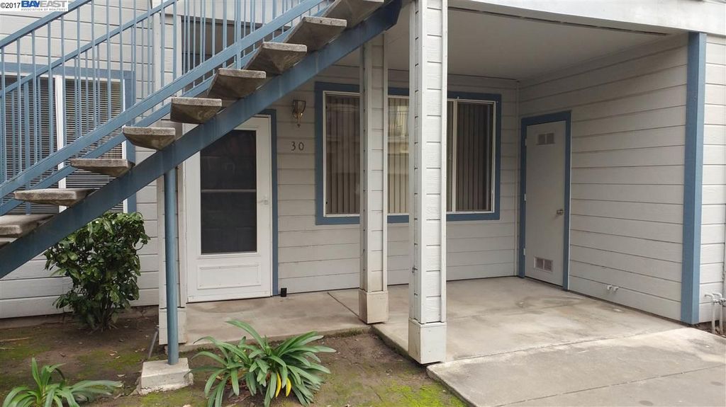 30 Leighty Ct, Hayward, CA 94541