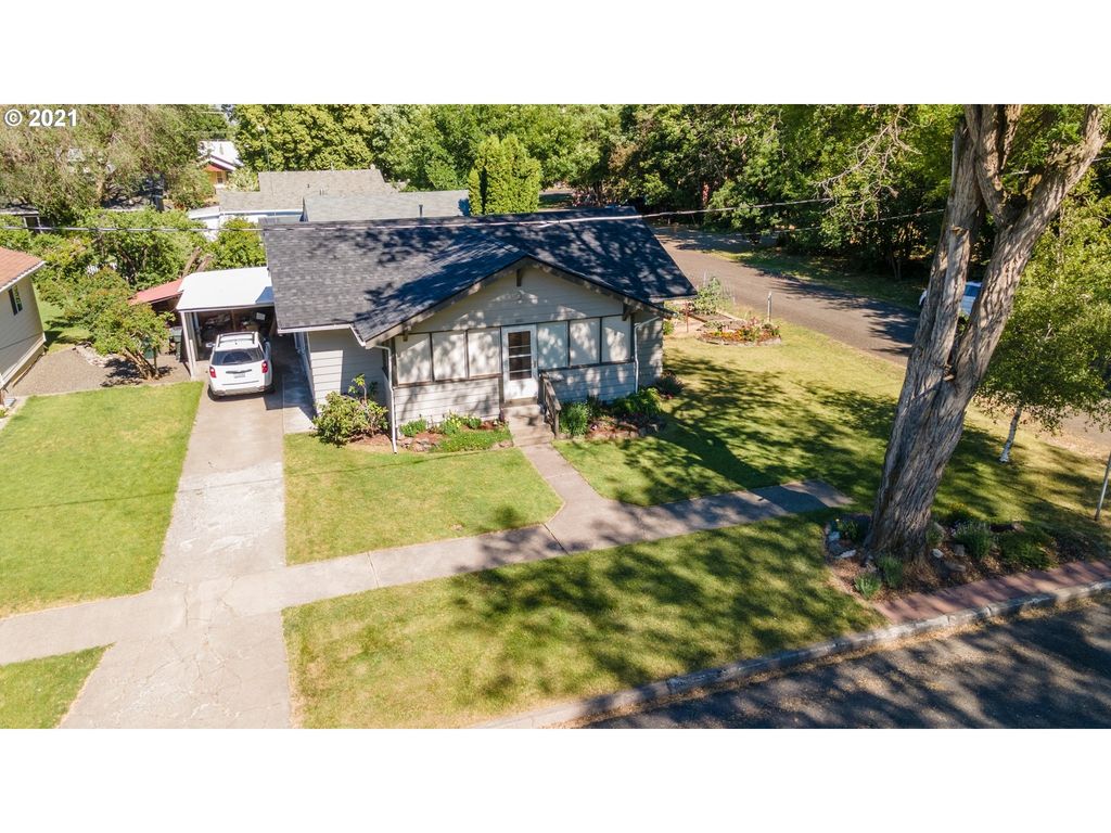 1001 11th St, La Grande, OR 97850 Trulia