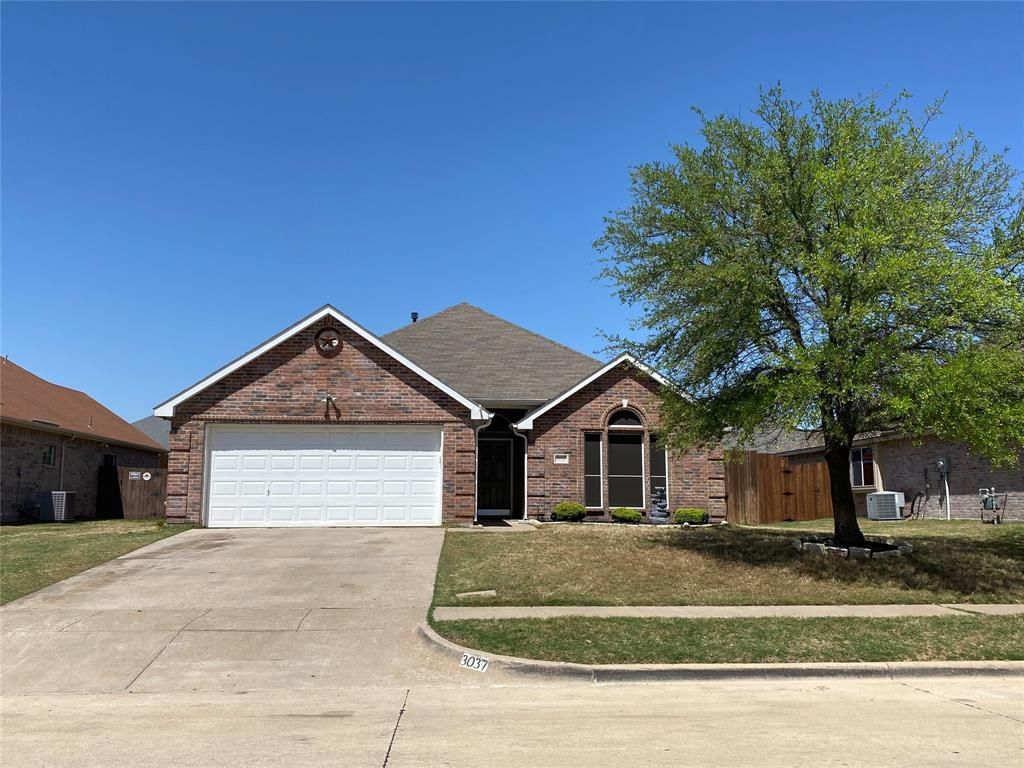 3037 Canary Ln, Midlothian, TX 76065