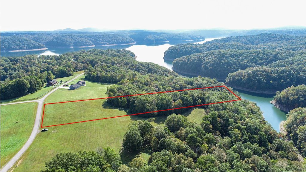 774 Hickory Point Dr, Monticello, KY 42633