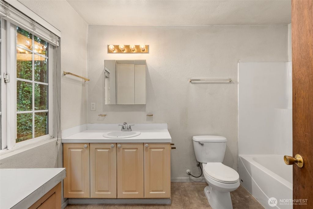 view 16th full size image of this home