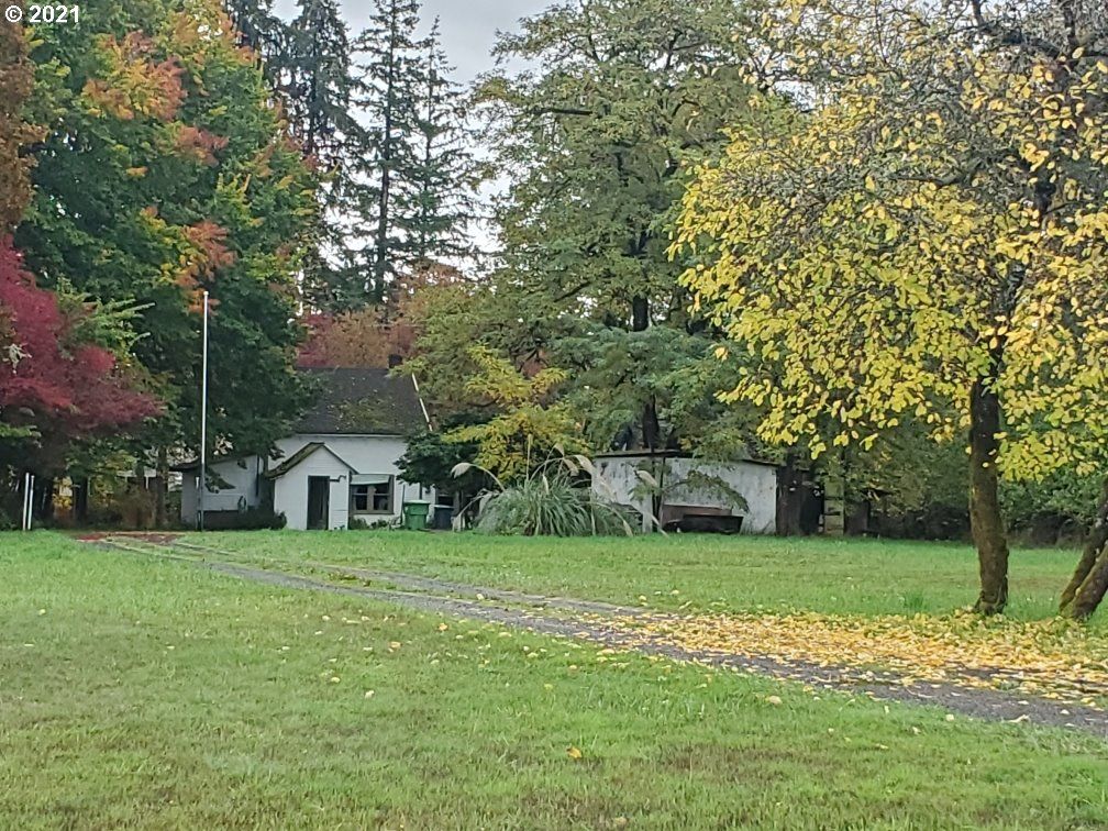 58784 Childs Rd, Saint Helens, OR 97051