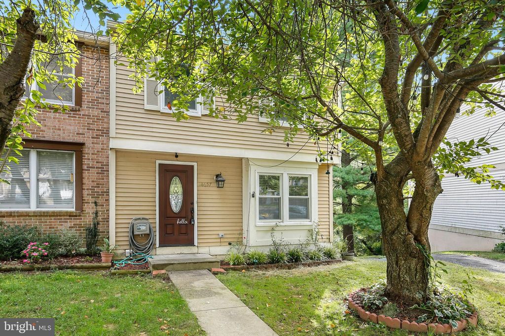 18657 Cross Country Ln, Gaithersburg, MD 20879