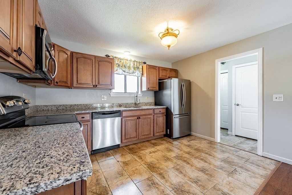 74 Beekman Dr, Agawam, MA 01001 Trulia