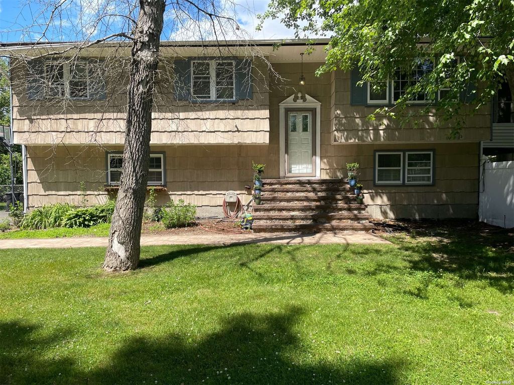 19 Lincoln Drive, Oakdale, NY 11769 MLS 3557968 Trulia