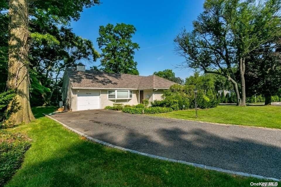 11 Soundview Drive, Great Neck, NY 11020