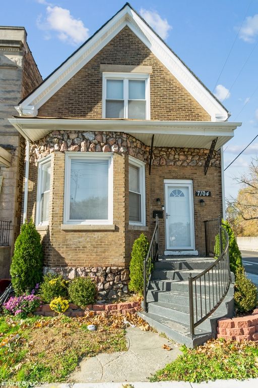 7104 S Woodlawn Ave, Chicago, IL 60619