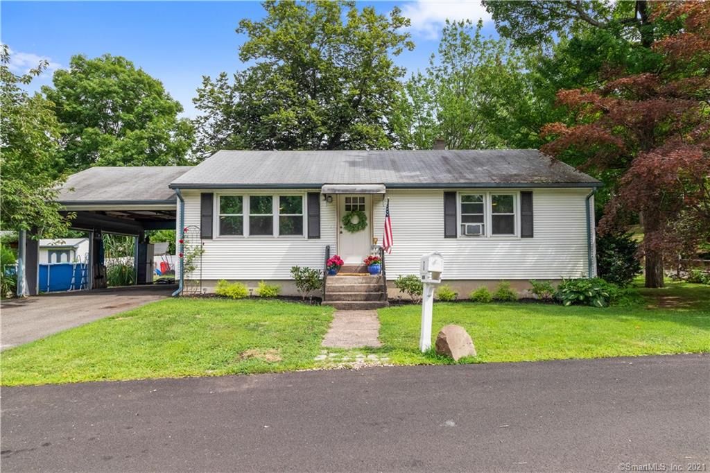 7 Hilltop Rd, Meriden, CT 06451