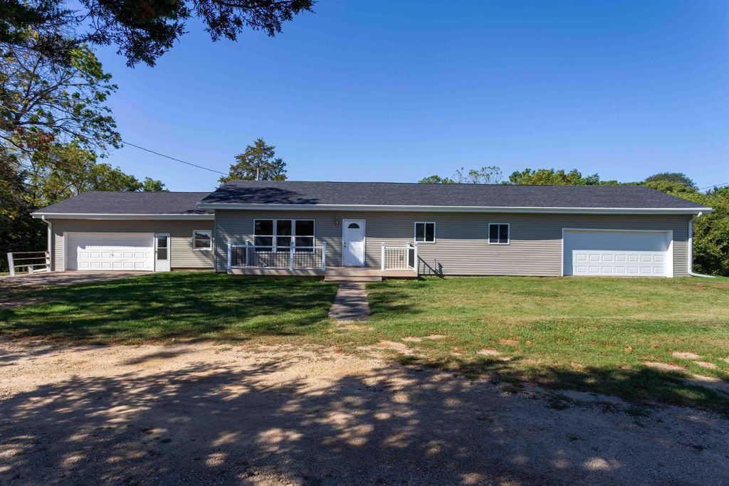 2859 Sandy Hook Rd, Hazel Green, WI 53811