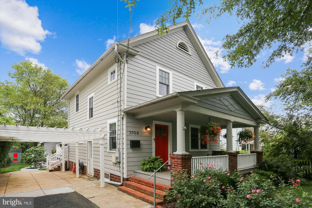 3708 Farragut Ave, Kensington, MD 20895